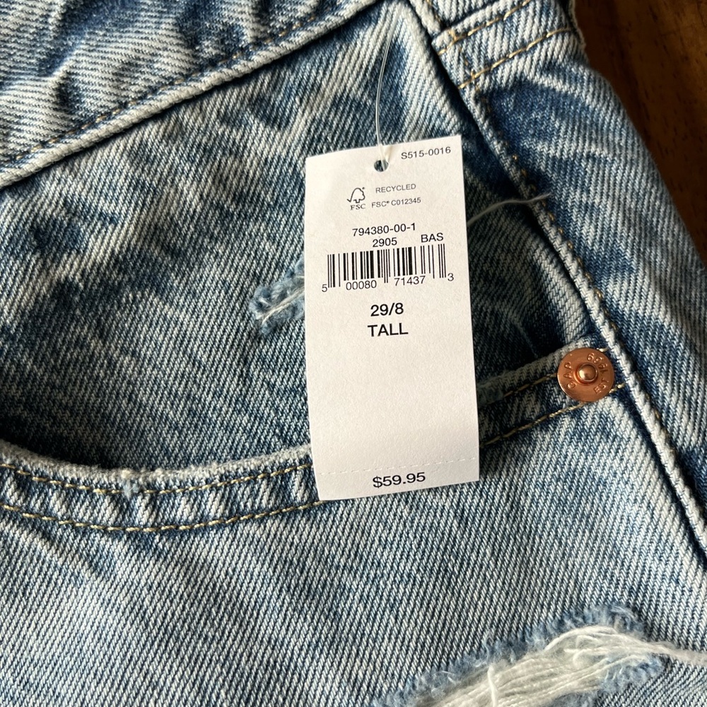 NWT GAP jean shorts 29/8 Tall - Picture 2 of 4